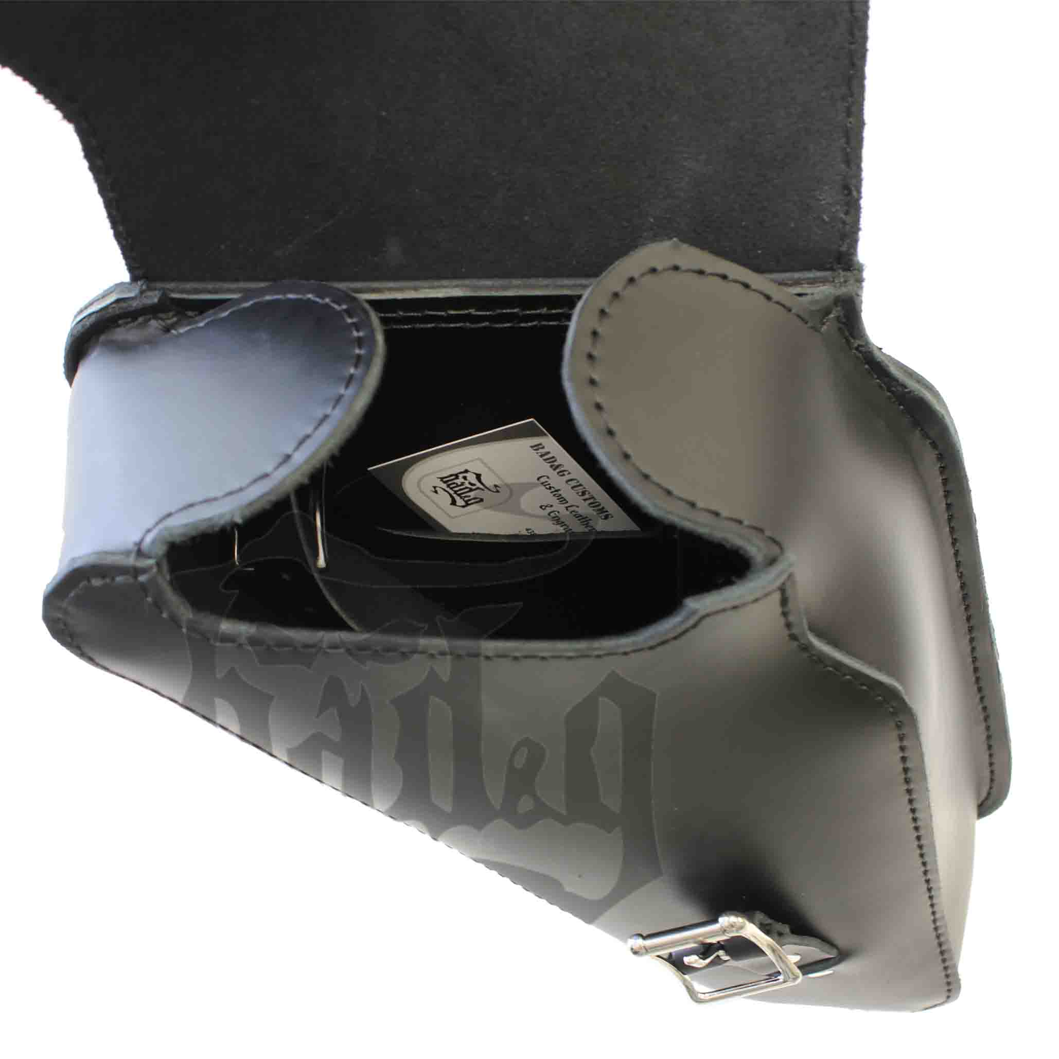 Upgrade your Harley-Davidson® Sportster with the SL03 Left Side Solo Bag. Hand crafted in USA with premium leather and top quality hardware. Durable and stylish, it's the perfect fit for your motorcycle.